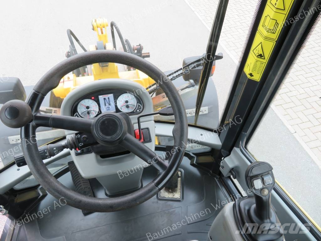 Yanmar V 80 Iekrāvēji uz riteņiem