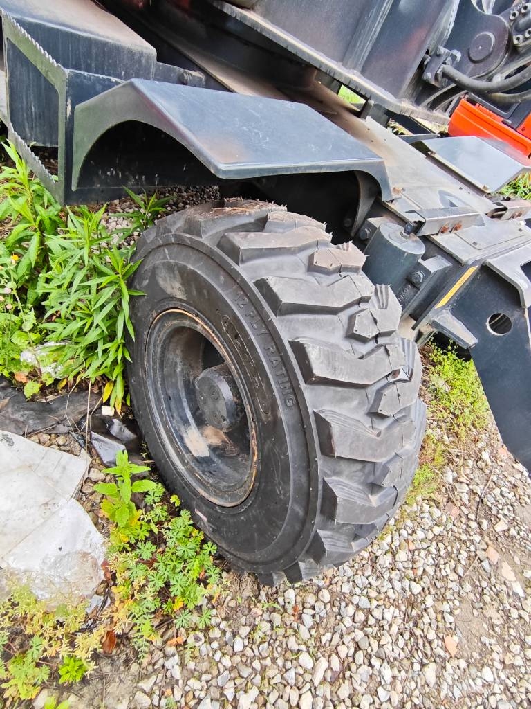 Hyundai 60 W VS Ratiniai ekskavatoriai