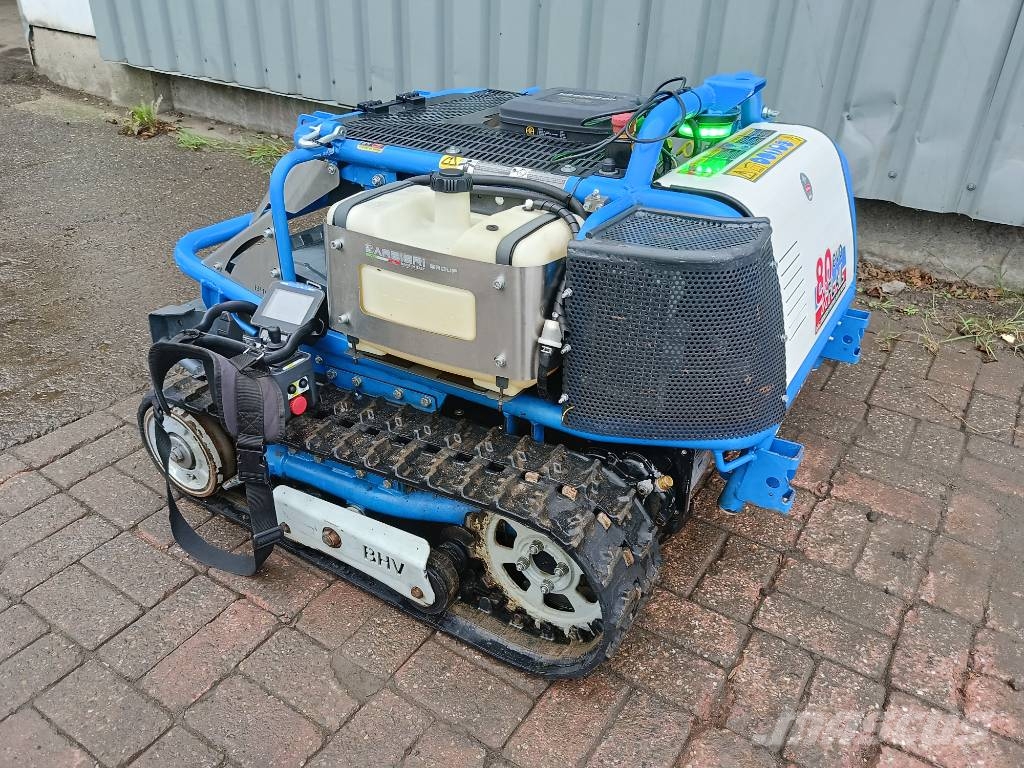 Barbieri X-flail EVO robot remote mower maaier flail klepel Robotormäher