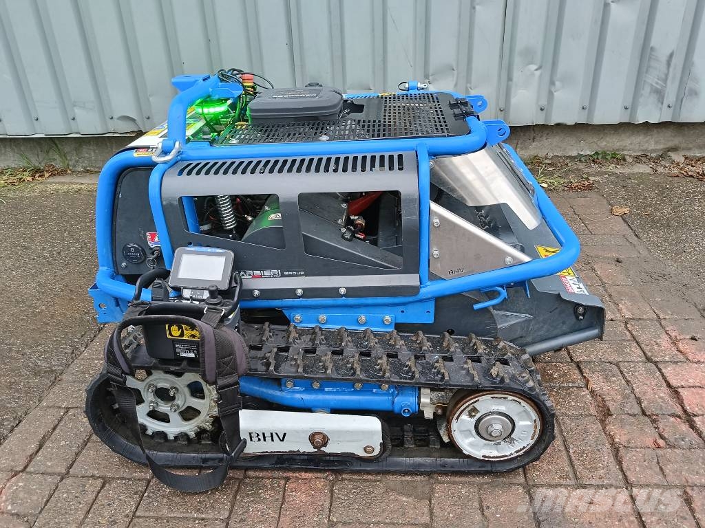 Barbieri X-flail EVO robot remote mower maaier flail klepel Robotormäher