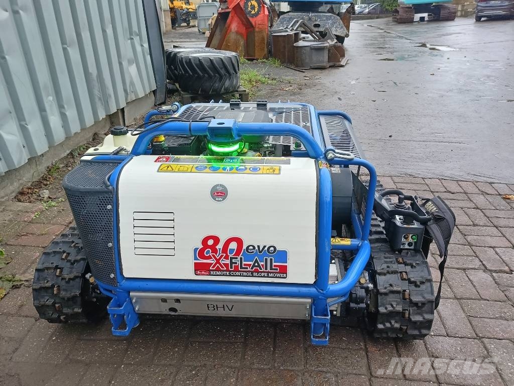 Barbieri X-flail EVO robot remote mower maaier flail klepel Robotormäher