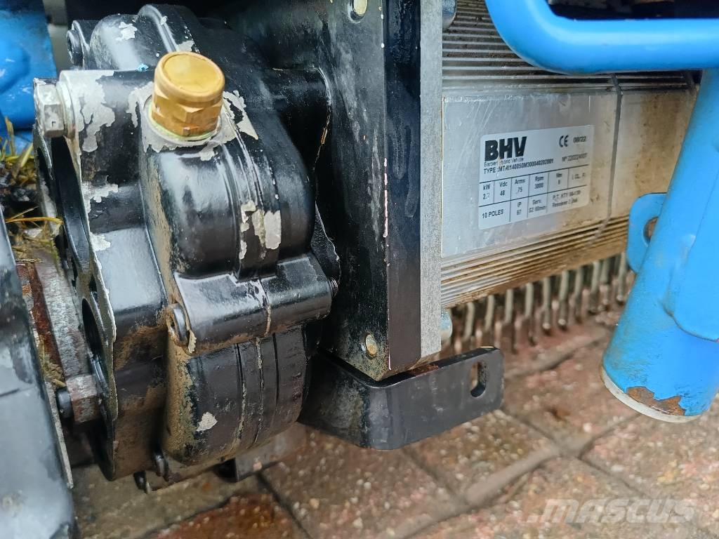Barbieri X-flail EVO robot remote mower maaier flail klepel Robotormäher