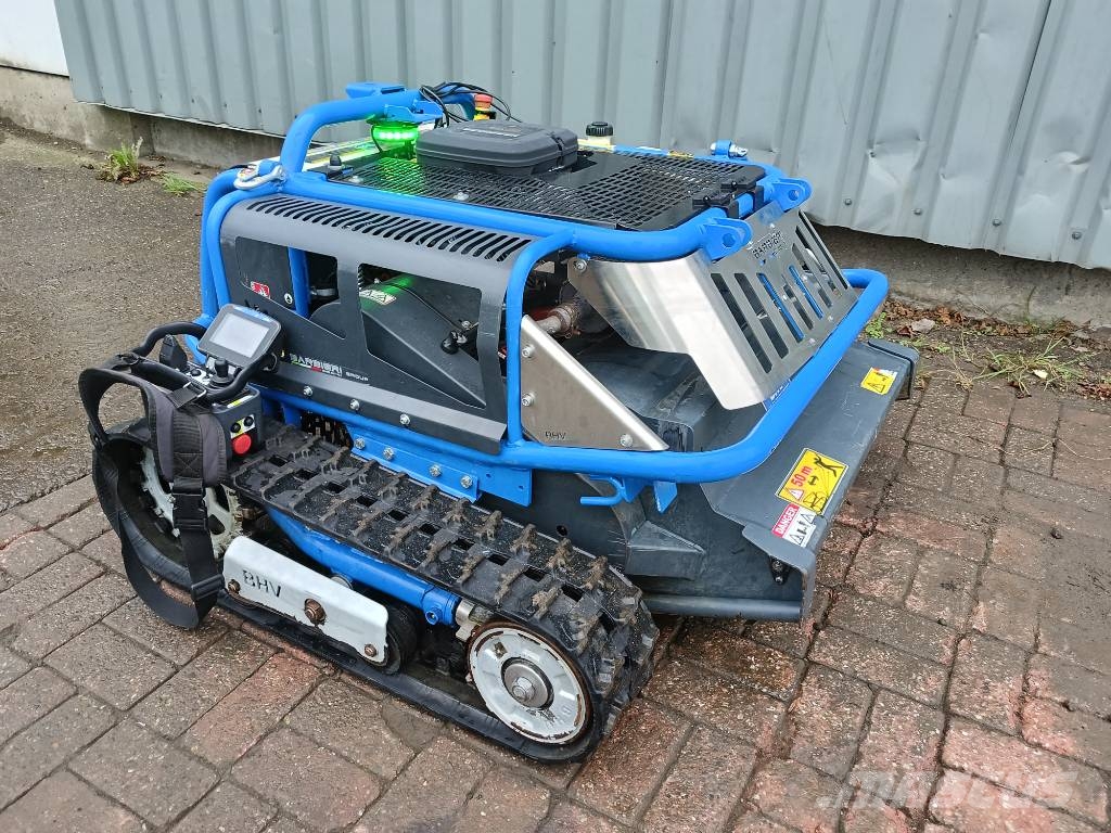 Barbieri X-flail EVO robot remote mower maaier flail klepel Robotormäher