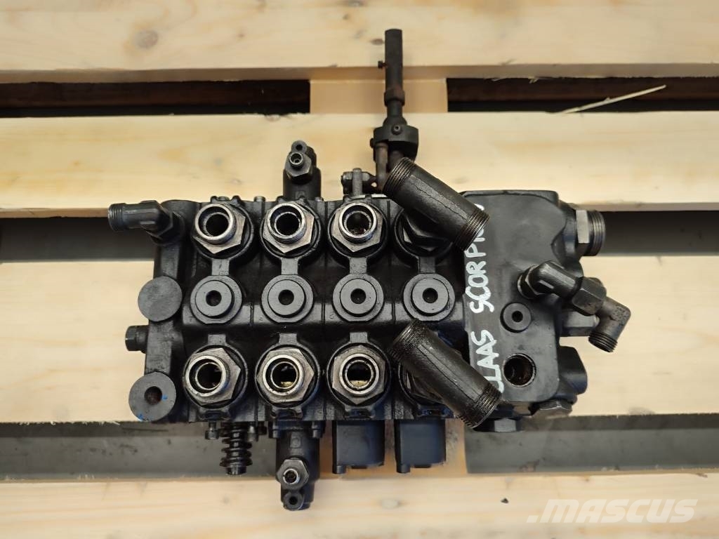 CLAAS Scorpion  Hydraulic distributor HDS34 51076381 Hydraulics