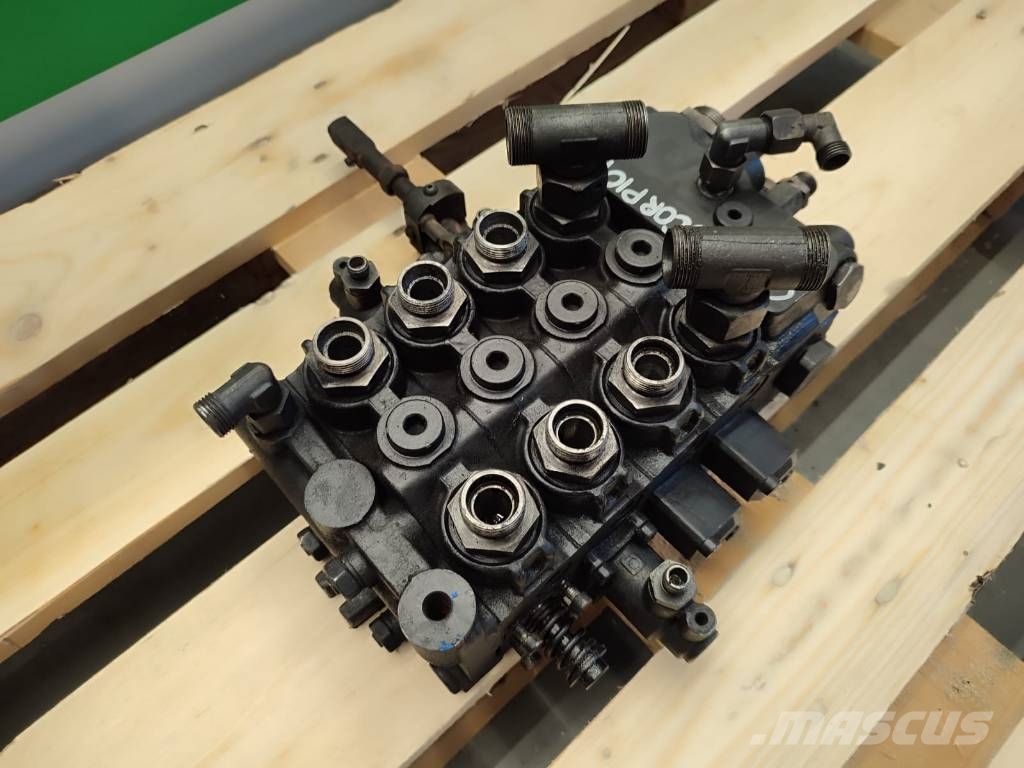 CLAAS Scorpion  Hydraulic distributor HDS34 51076381 Hydraulics