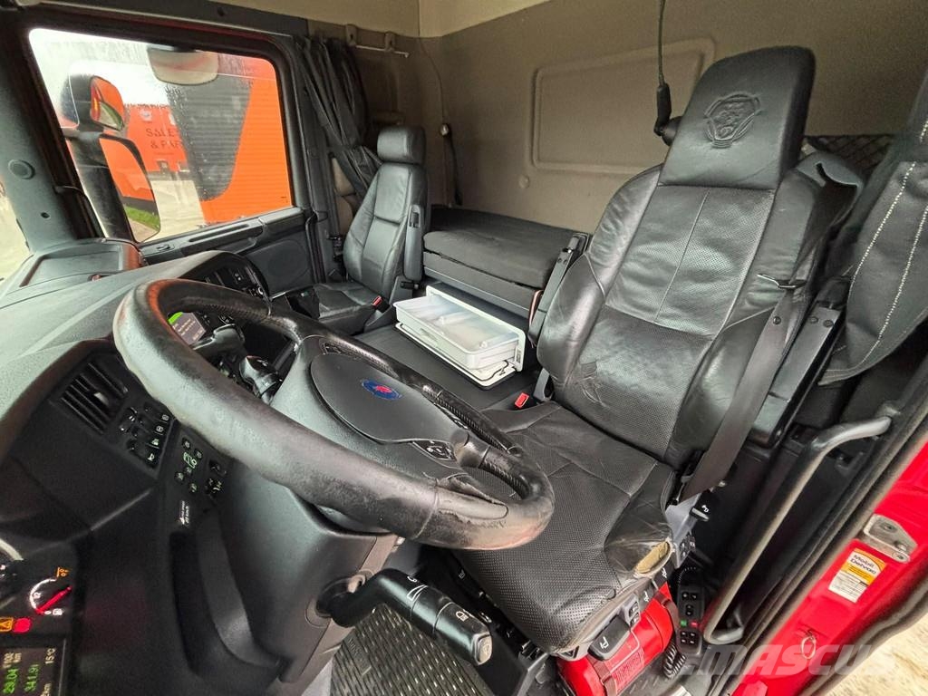 Scania G490 8x4 OPENSIDE BOX Camiones caja cerrada