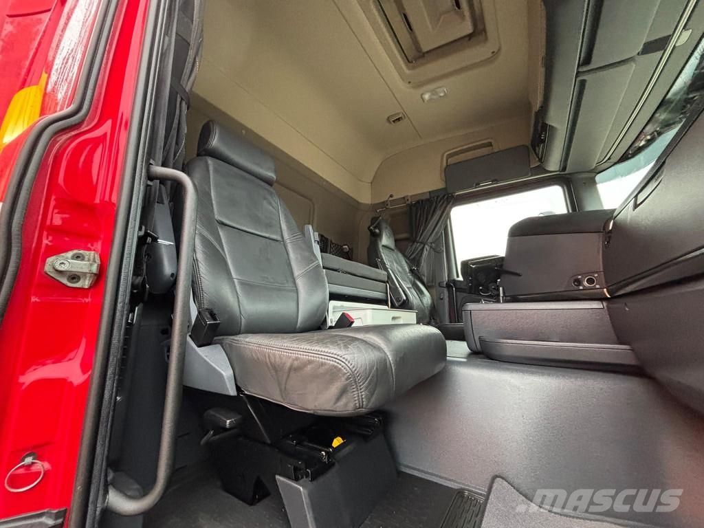 Scania G490 8x4 OPENSIDE BOX Camiones caja cerrada