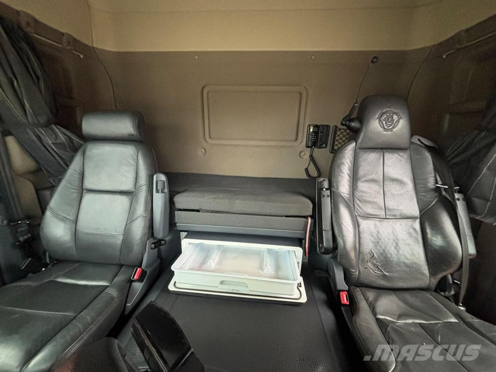 Scania G490 8x4 OPENSIDE BOX Camiones caja cerrada