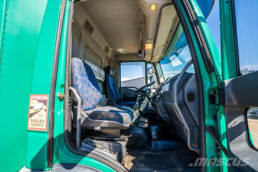 Iveco EUROCARGO 120E18 Camion cassonati