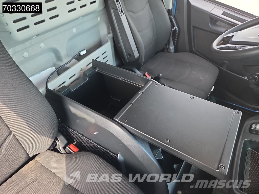 Iveco Eurocargo 140E220 4X2 14tonner 1500kg Ladebordwand شاحنات ذات هيكل صندوقي
