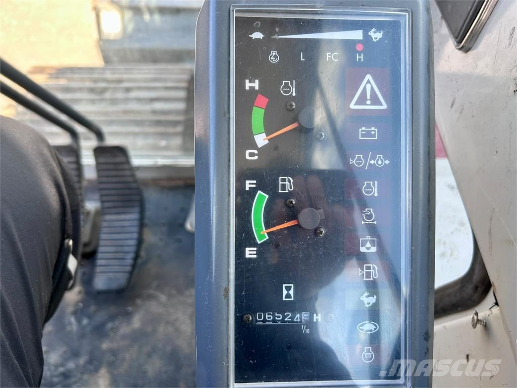 Takeuchi TB175 PYÖRITTÄJÄLLÄ Mini pelle 7t-12t