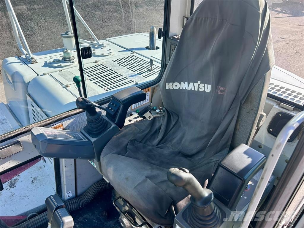 Takeuchi TB175 PYÖRITTÄJÄLLÄ Mini pelle 7t-12t