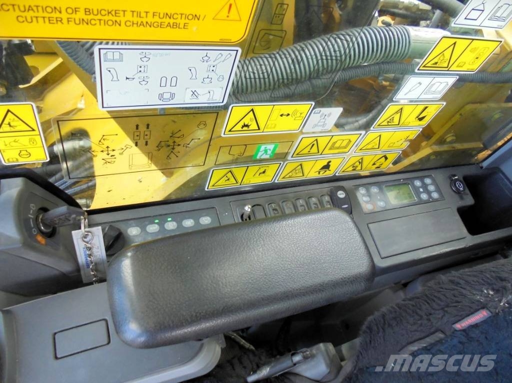 CAT 326 F LN 履带挖掘机
