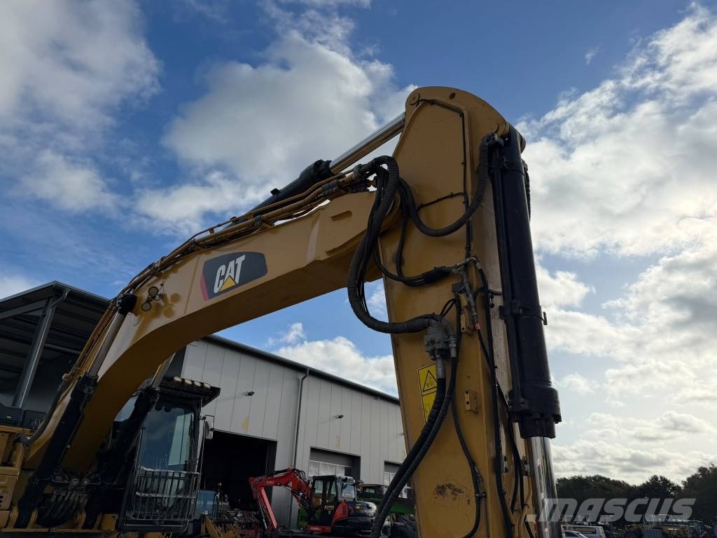 CAT 352 F Kāpurķēžu ekskavatori