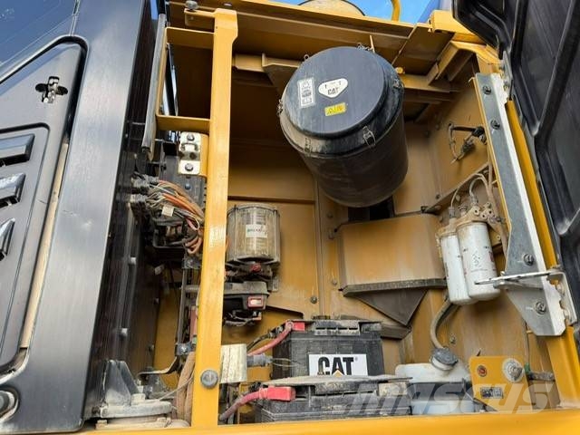 CAT 352 F Kāpurķēžu ekskavatori