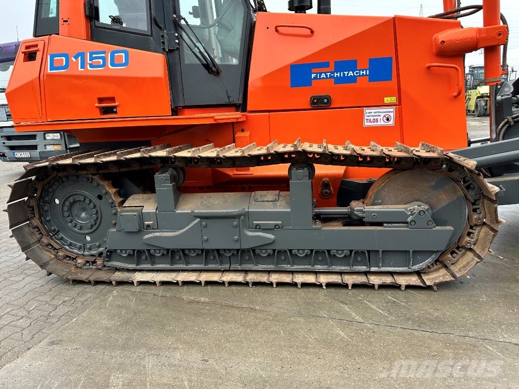 Fiat-Hitachi D 150 lánctalpas dózerek