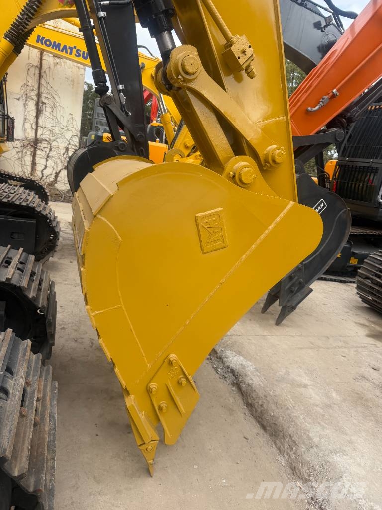 CAT 320 D2 - 28th Anniversary Promotion Price Crawler excavators