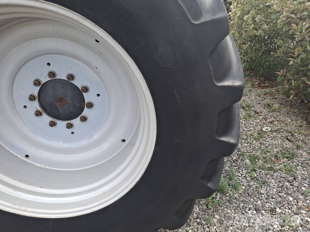 Deutz Agrotron 260 Traktory