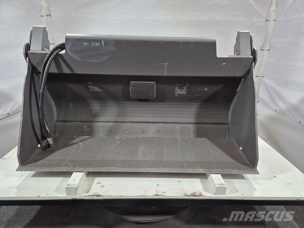 Ahlmann Mecalac AS600/750 4 in 1 bak Bakken