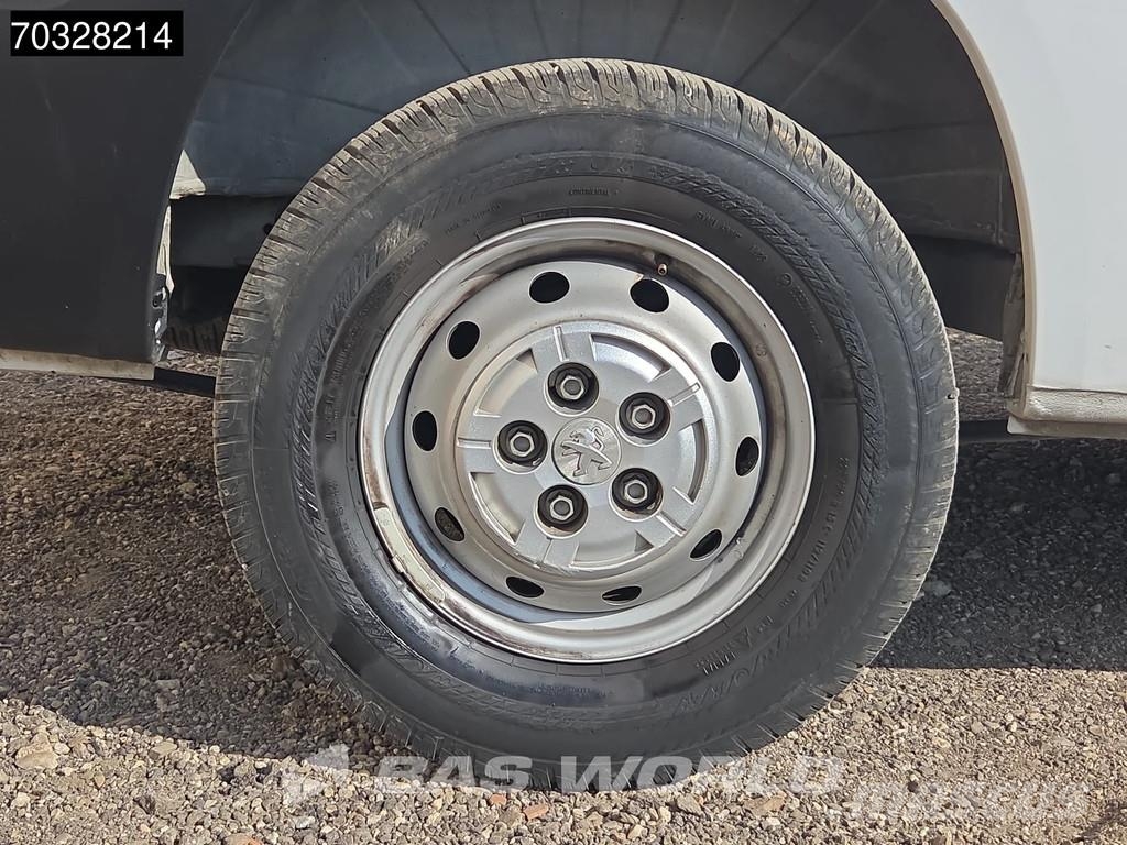 Peugeot Boxer 140pk L2H2 - Aire Acondicionado - Control de Furgonetas cerradas