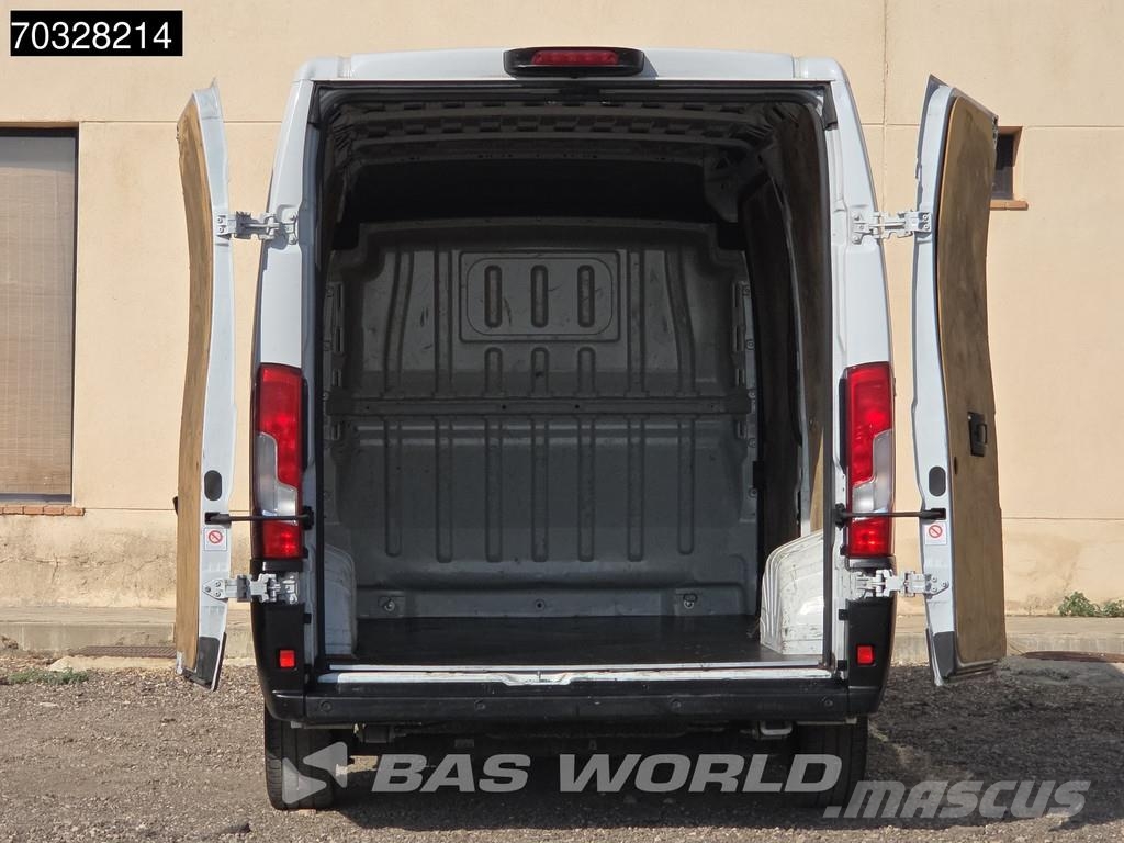 Peugeot Boxer 140pk L2H2 - Aire Acondicionado - Control de Furgonetas cerradas