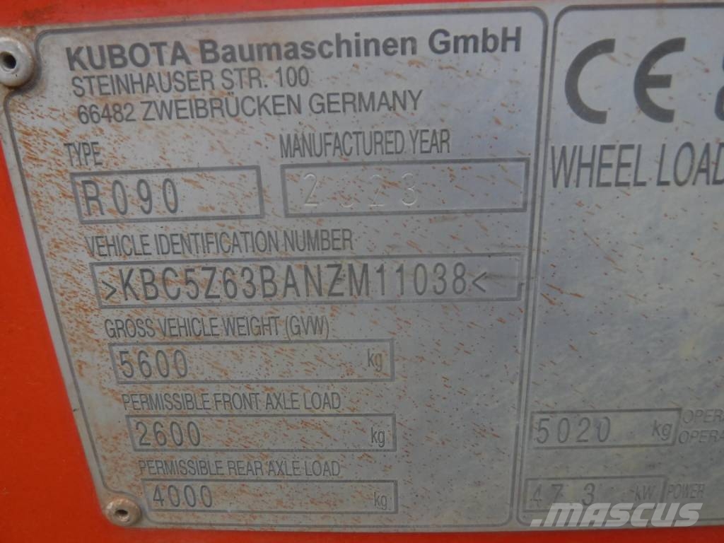 Kubota R 090 Фронтальні навантажувачі