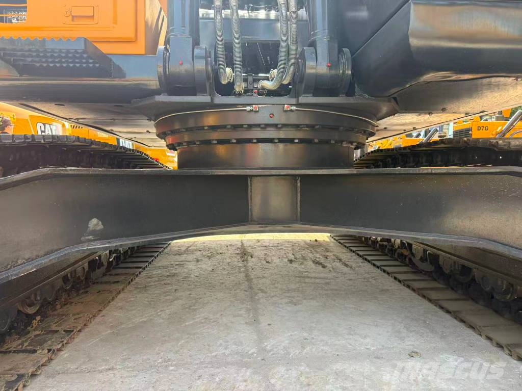 Hyundai HX220HD Kāpurķēžu ekskavatori