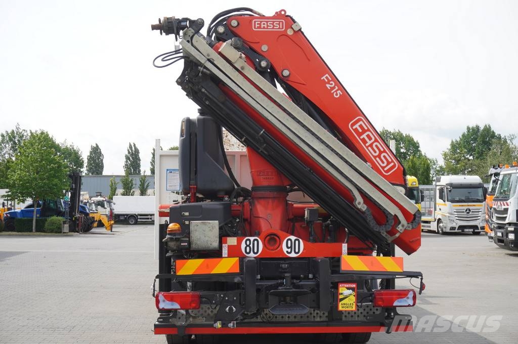MAN TGS 26.420 6x4 / Fassi F215A.2.24 / remote control شاحنات مسطحة/مفصلية الجوانب