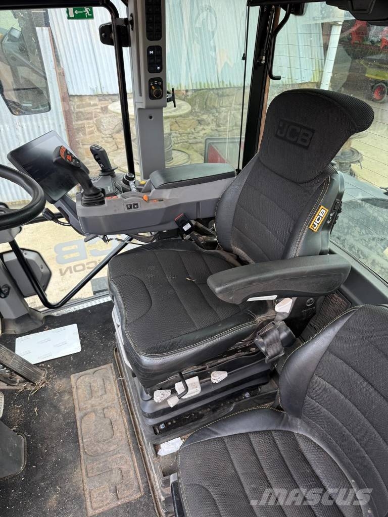 JCB 4220 FASTRAC Traktorer