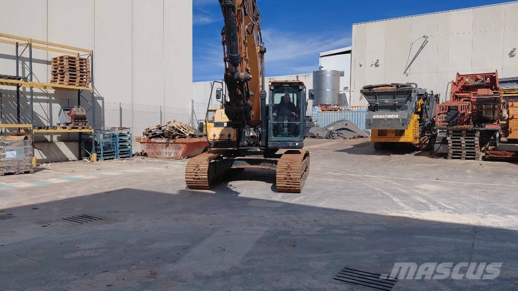 Hyundai HX 220 L Excavadoras sobre orugas