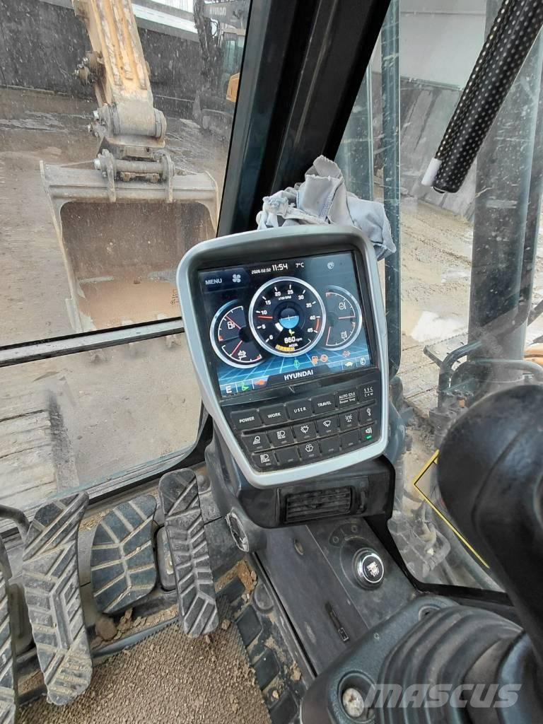 Hyundai HX 220 L Excavadoras sobre orugas