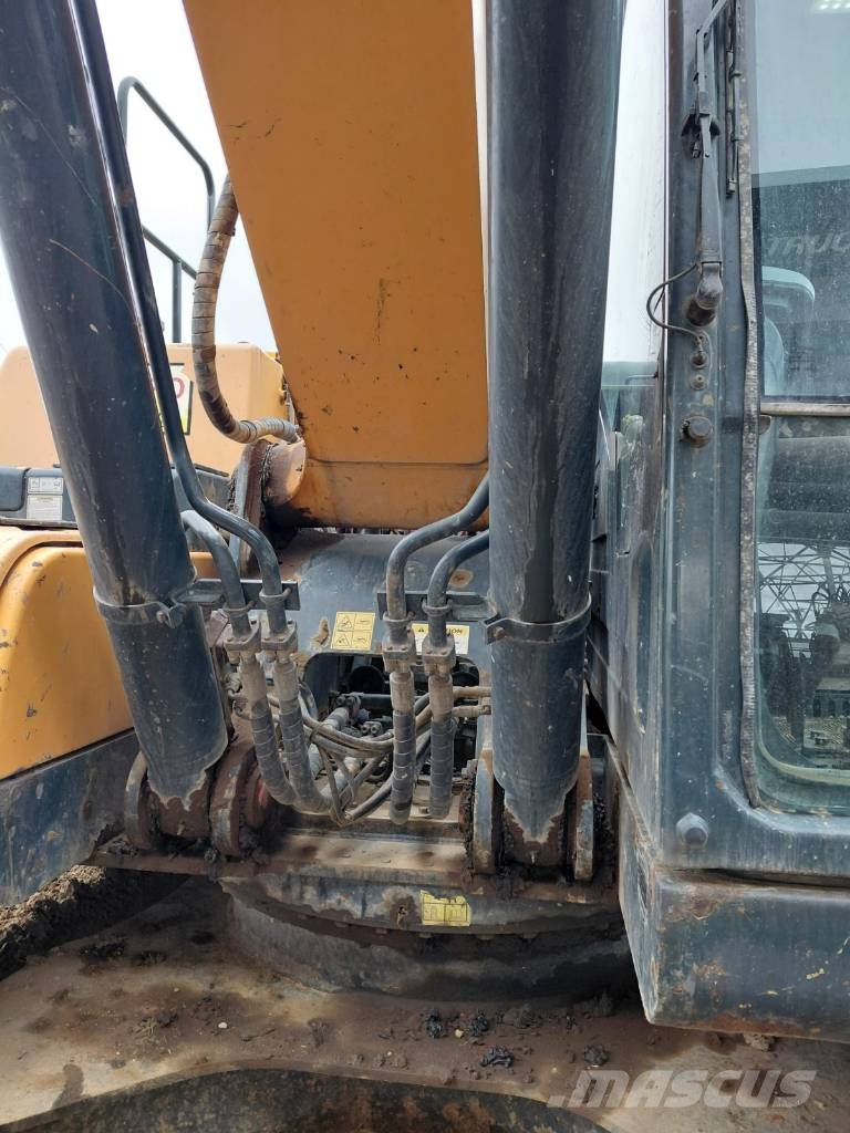 Hyundai HX 220 L Excavadoras sobre orugas