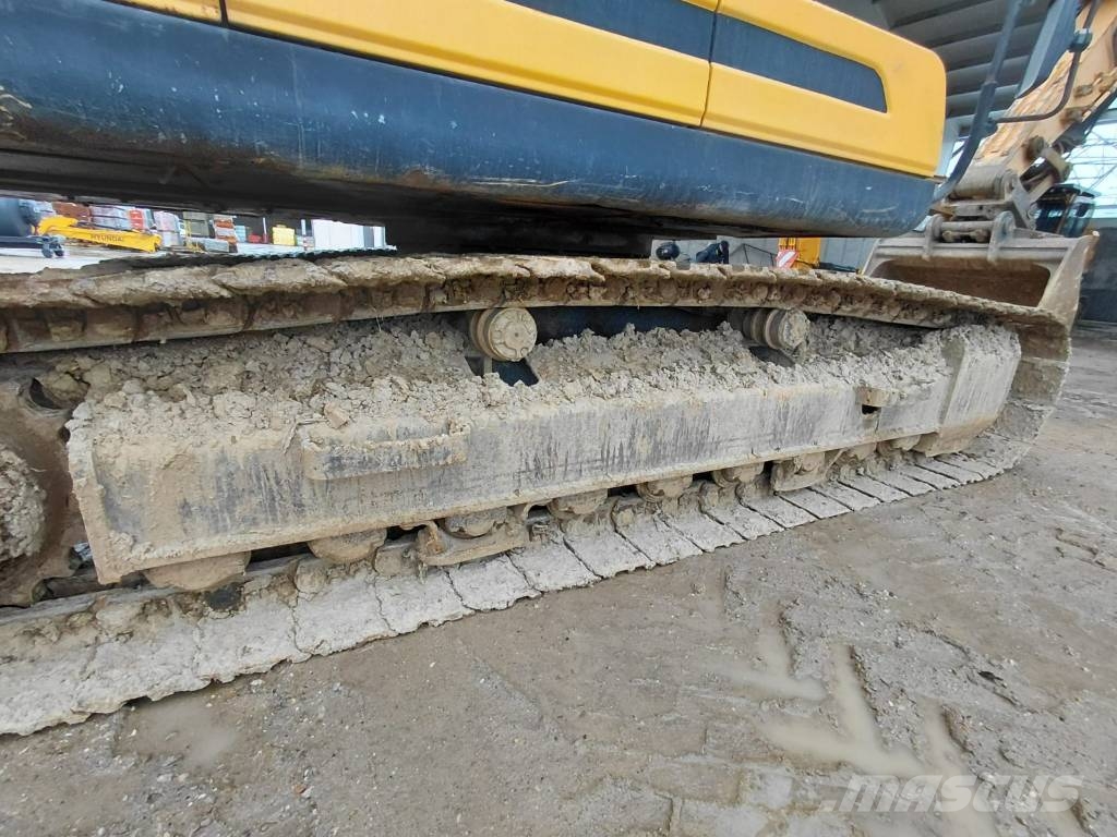 Hyundai HX 220 L Excavadoras sobre orugas