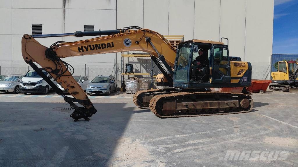 Hyundai HX 220 L Excavadoras sobre orugas