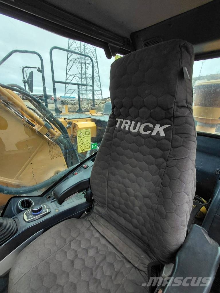 Hyundai HX 220 L Excavadoras sobre orugas