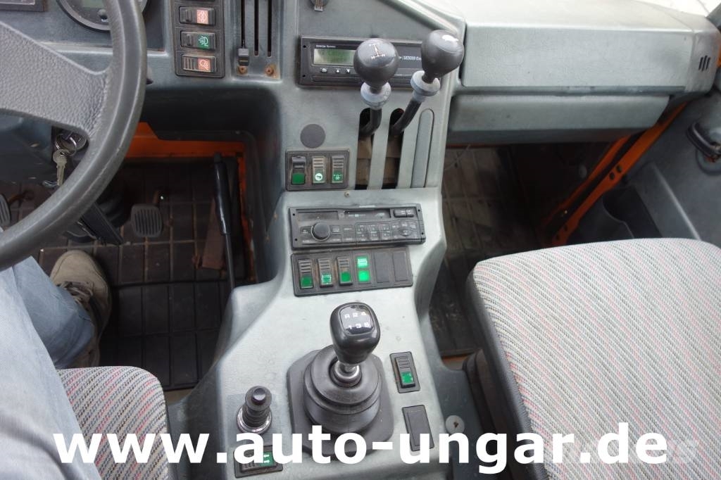 Multicar M26 4x4 Kommunalhydraulik Müllwagen UMO Müllaufbau Śmieciarki