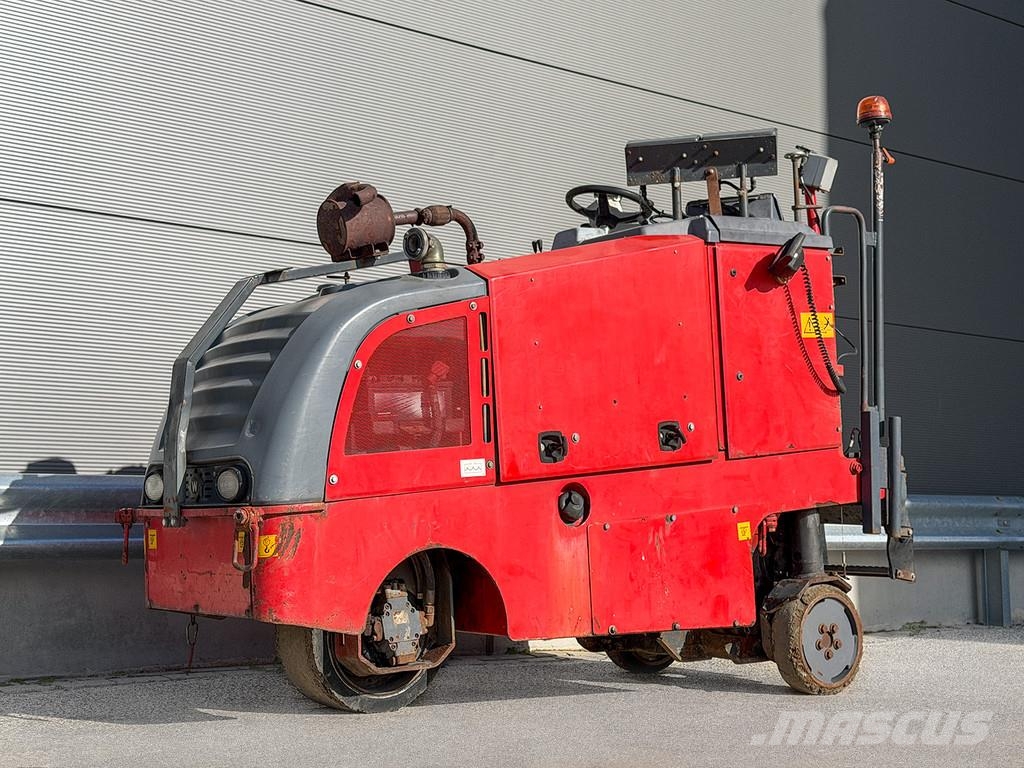 Wirtgen W 35 DC ماكينات الكشط البارد للأسفلت