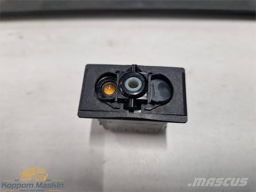 Valmet / Komatsu 5036111 Ohjaamo ja sisusta