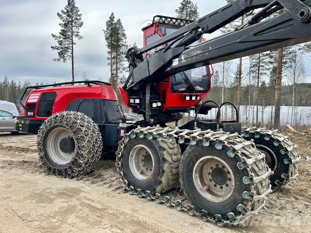 Komatsu 911 Combine forestiere