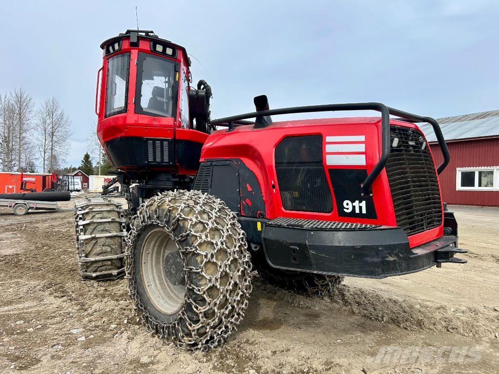 Komatsu 911 Combine forestiere