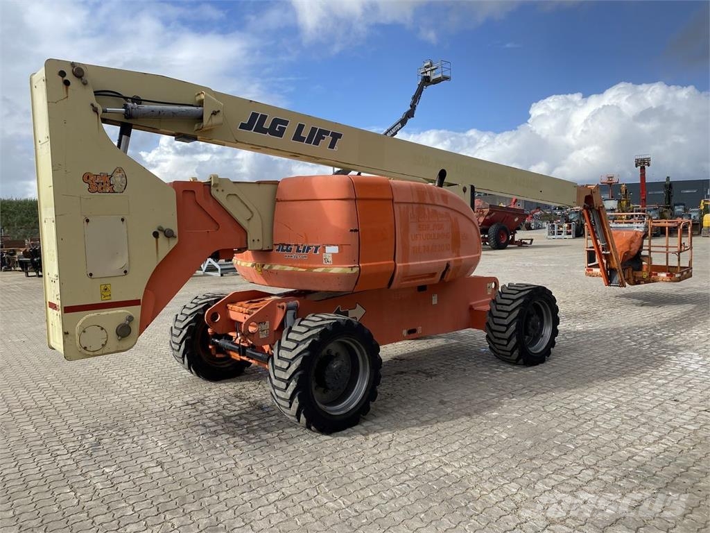 JLG 800AJ ブームリフト 屈伸型