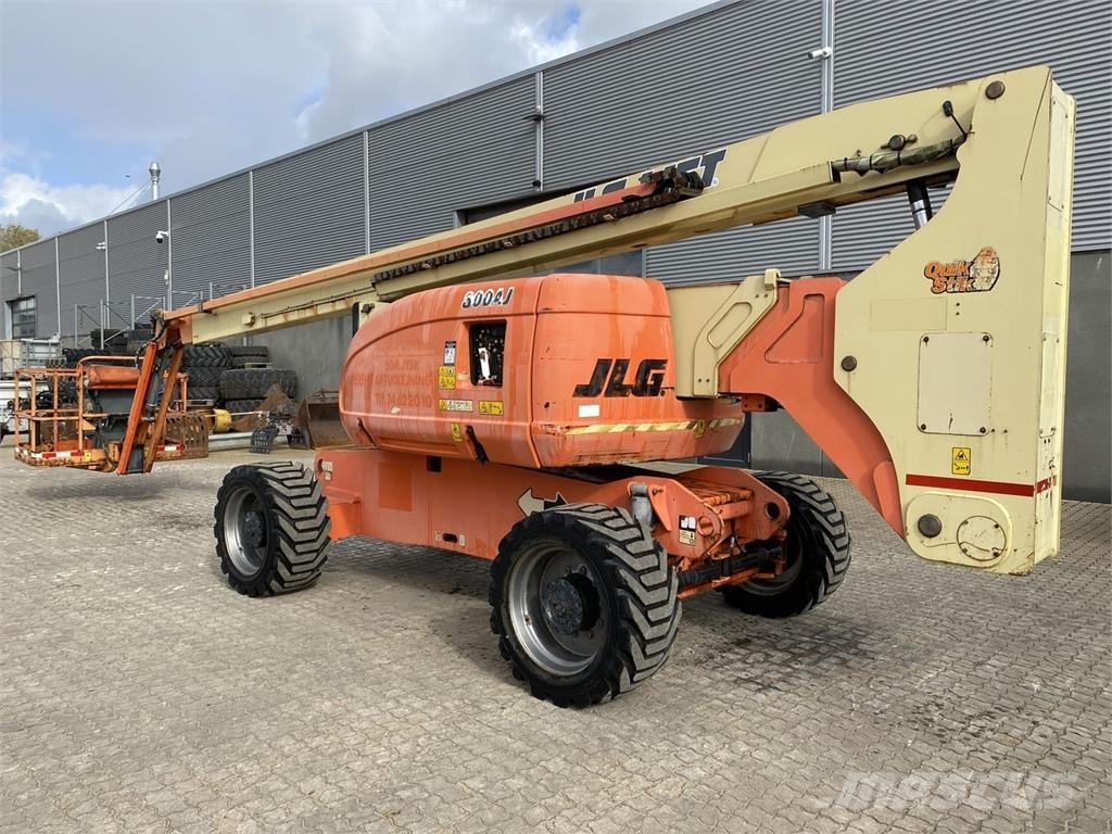 JLG 800AJ ブームリフト 屈伸型