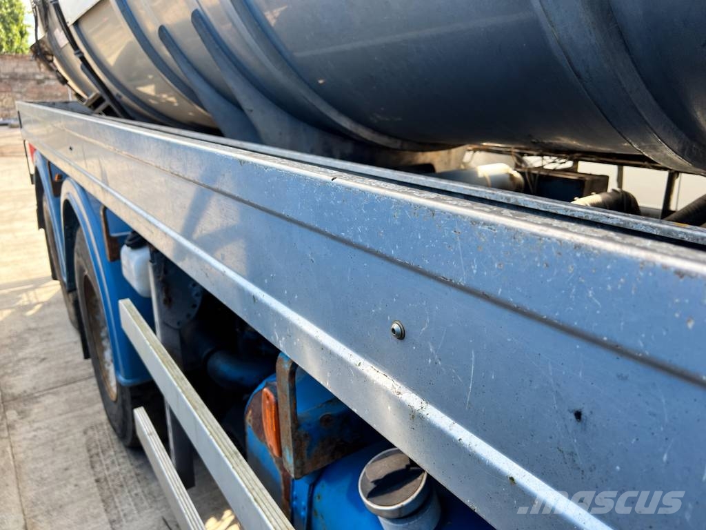 Scania P 310 Autocisterna