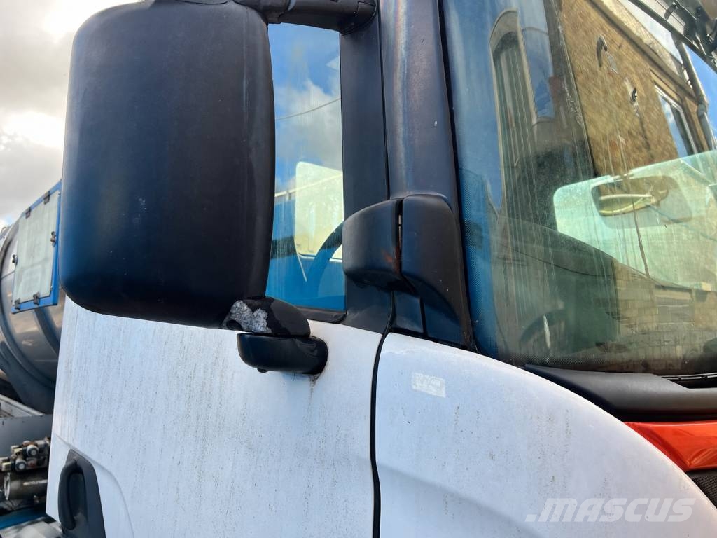 Scania P 310 Autocisterna