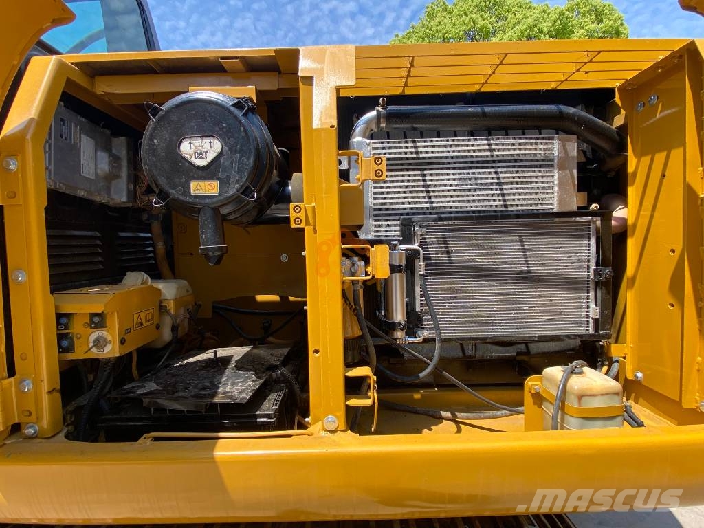 CAT 320 D2 Bageri guseničari