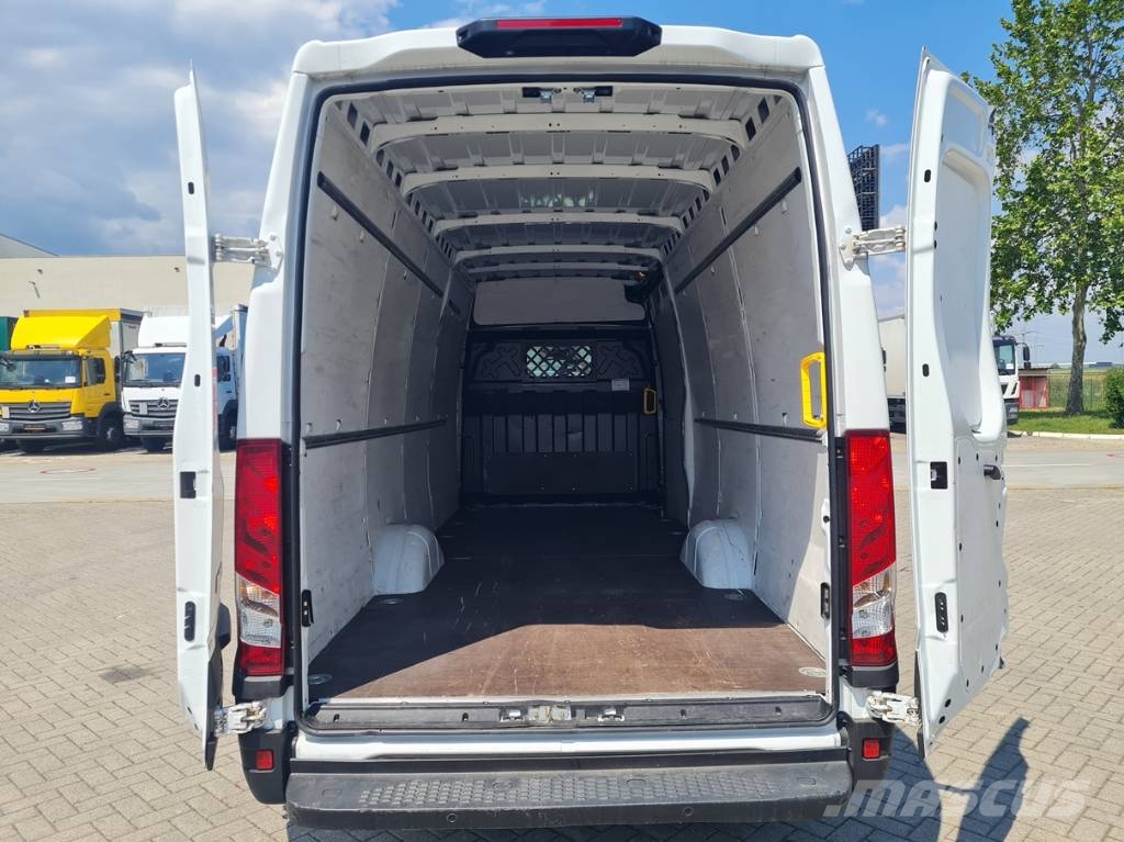 Iveco 35S16 56321 km Furgonetas /Furgón