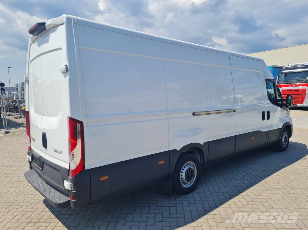 Iveco 35S16 56321 km Furgonetas /Furgón