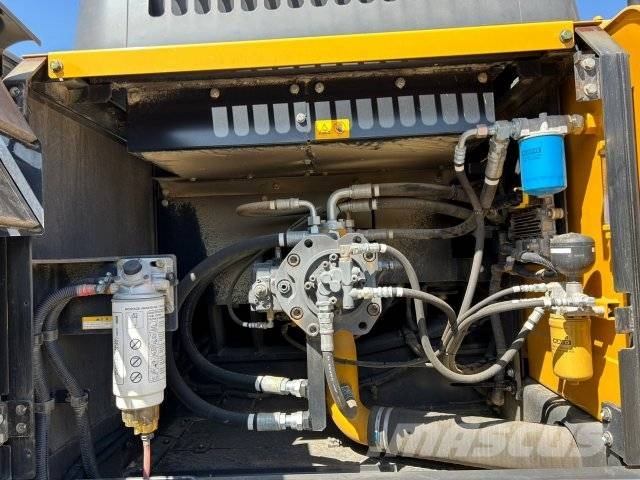 加藤製作所 HD1430-7 大型油圧ショベル12t以上(パワーショベル・ユンボ)