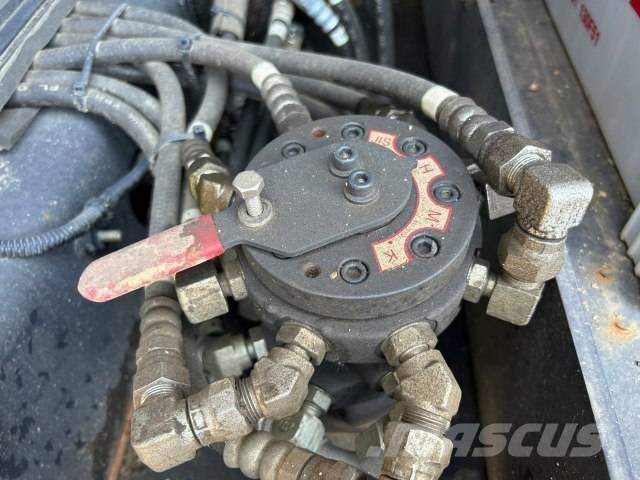 加藤製作所 HD1430-7 大型油圧ショベル12t以上(パワーショベル・ユンボ)