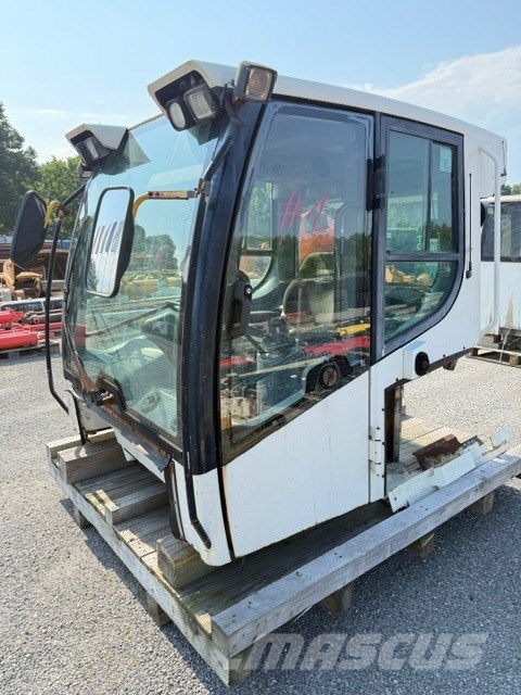 Liebherr LR 634 USED CAB كابينة والداخلية